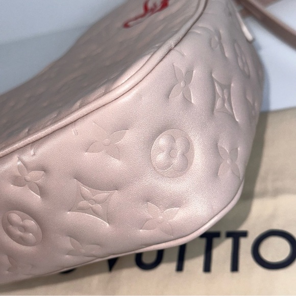 Louis Vuitton Lambskin Embossed Monogram Fall In Love Sac Coeur Light Pink - Picture 9 of 14